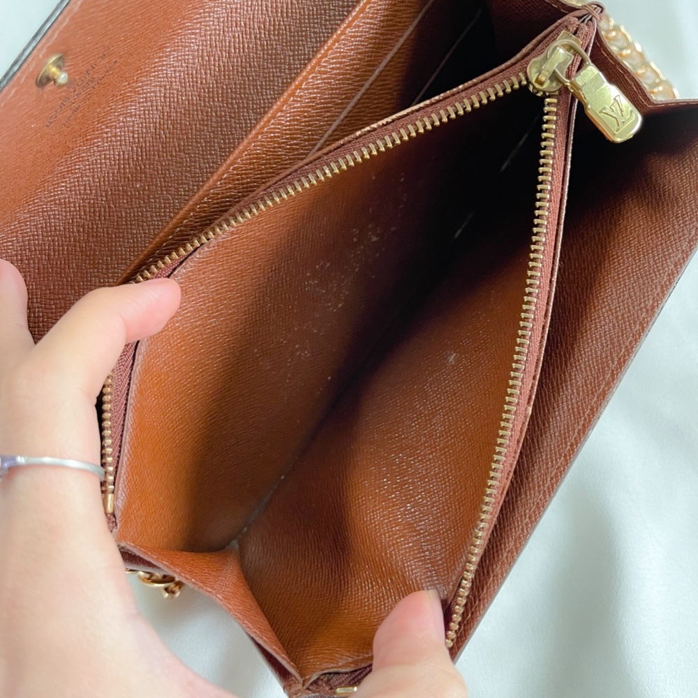 🍒✨Authentic Louis Vuitton wallet on chain 🍒✨ - Picture 14 of 16